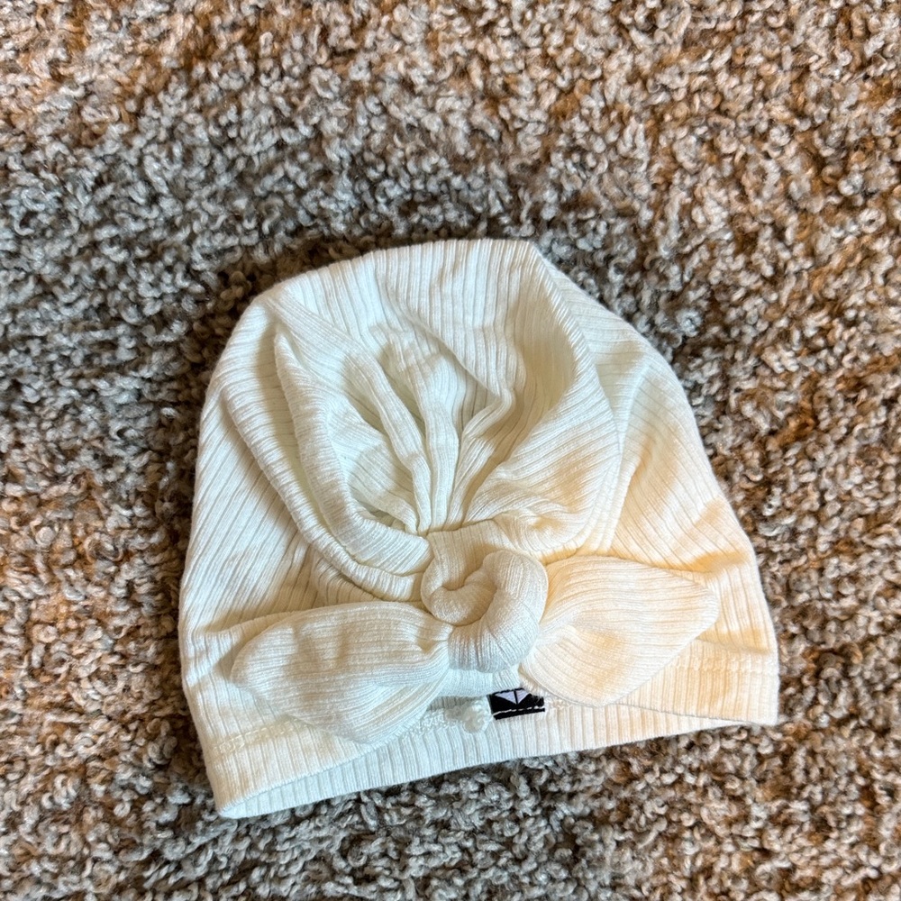 Kyte BABY Size 0-3 Knotted Cap - White